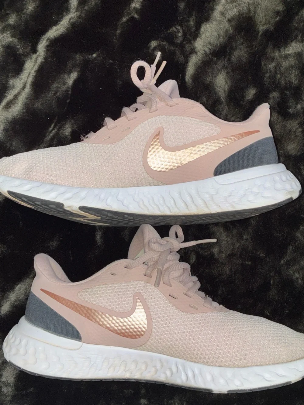 Nike Revolution 5 Womens 7 Running Shoes Pink Rose Gold BQ3207-600 Sneakers